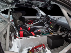 Sportliches Interieur: Die Inneneinrichtung des neuen Cayman GT4 Clubsport beschränkt sich auf das Wesentliche. Gut fürs Gewicht. (Werksfoto)