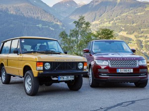 Damals und heute: Zum Jubiläum stellt Land Rover den Land Rover SVAutobiography mit Zweifarblackierung und 550 PS starkem V8-Kompressorbenziner auf die Räder. (Werksfoto)