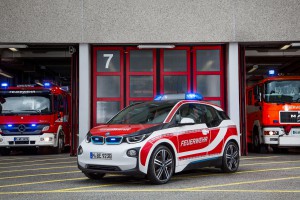 In Deutschland gehören die BMW i3 Einsatzfahrzeuge der Feuerwehr schon länger zum Fuhrpark. (Werksfoto)