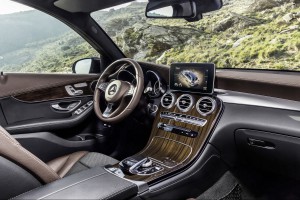 Erste-Klasse: Das Interieur des neuen Mercedes-Benz GLC lässt keinerlei Luxus vermissen. (Werksfoto)