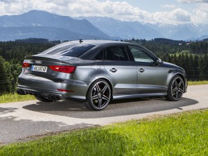 Sportlich: Mit den ebenfalls von ABT angeboten Tuningteilen wird aus der braven Audi S3 Limousine auch optisch ein Modelathlet. (Werksfoto)