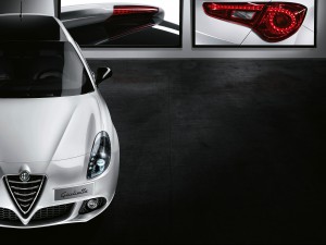 Der Unterschied liegt im Detail: Bi-Xenon-Scheinwerfer und LED-Rückleuchten kennzeichnen den neuen Alfa Romeo Giulietta Collezione. (Werksfoto)