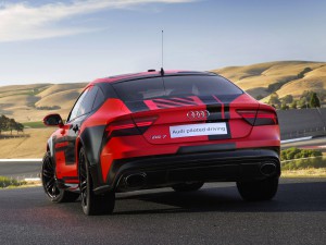 Mehr Sicherheit, Effizienz und Komfort: Pilotiertes Fahren soll in der nächsten Generation das Audi A8 erstmals in Serie gehen. (Werksfoto)