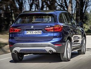 Neue Plattform: Der neue BMW X1 bietet dank querliegender Vierzylindermotoren eine bessere Raumökonomie als der Vorgänger. (Werksfoto)